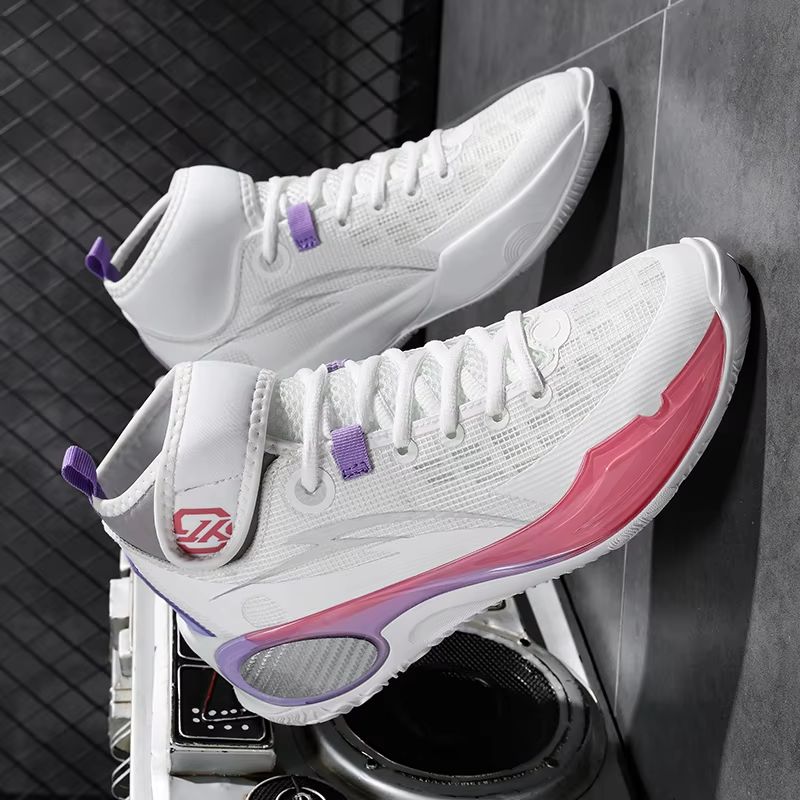 Luxury Lifestyle Brands - Scarpe da Basket Super Cool per